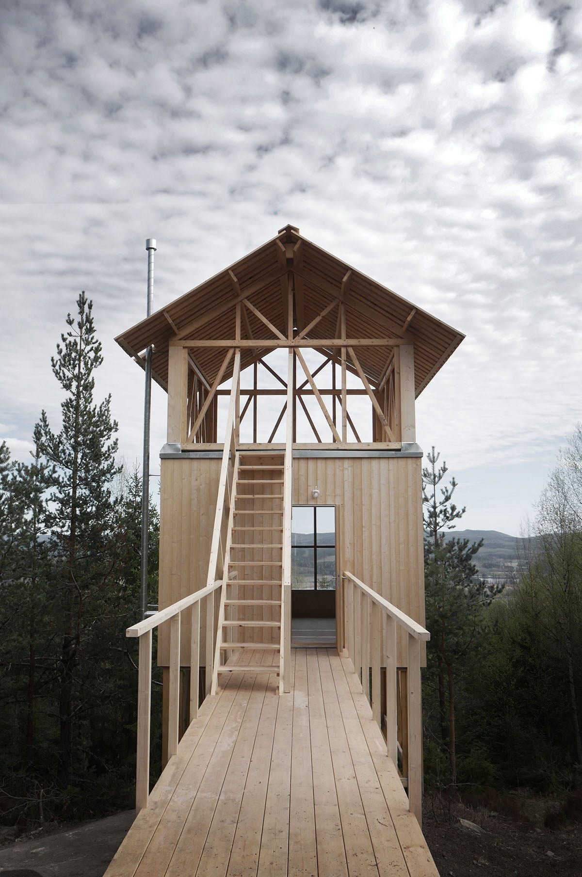 Högloftet on its stilts at Bergaliv